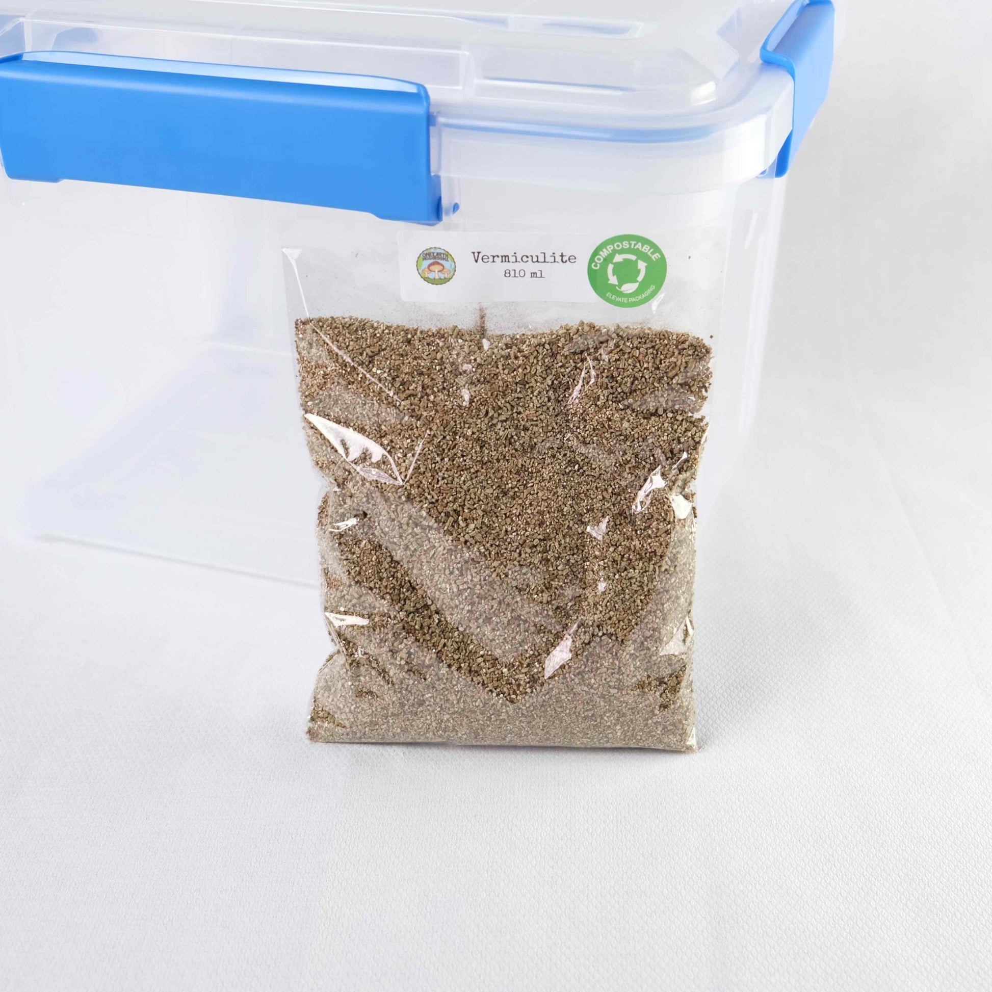 810 ml of natural vermiculite. This helps maintain moisture in the mushroom substrate. This bag is contains enough vermiculite to complete one grow cycle in your monotub.